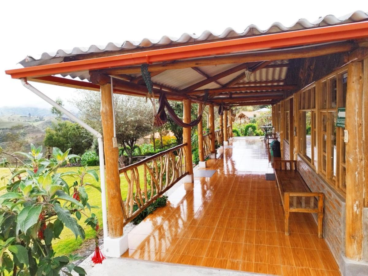 Hostal Taita Cristobal Isinlivi Dış mekan fotoğraf
