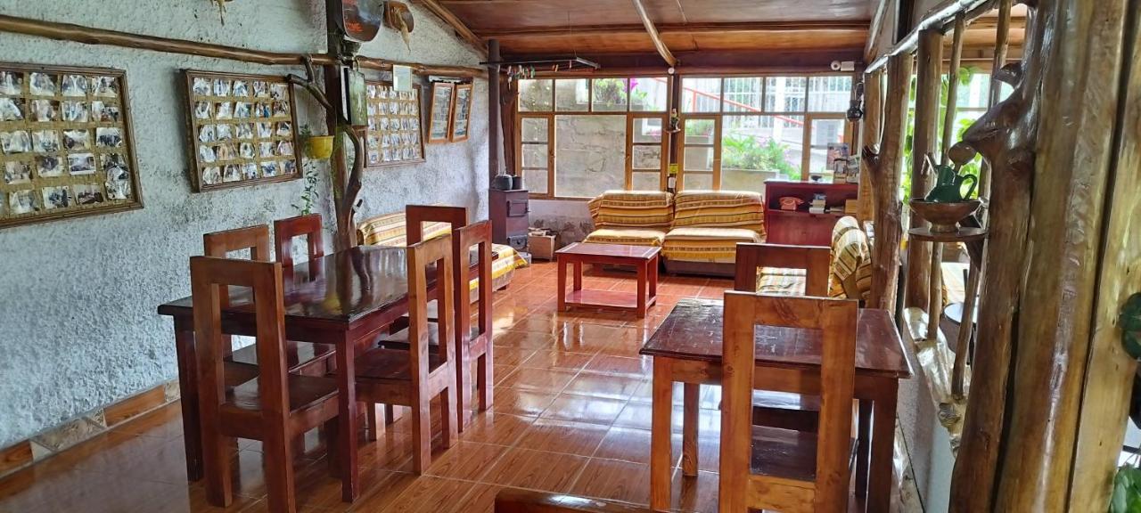 Hostal Taita Cristobal Isinlivi Dış mekan fotoğraf