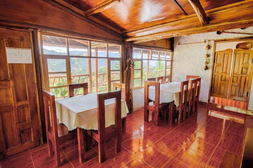 Hostal Taita Cristobal Isinlivi Dış mekan fotoğraf
