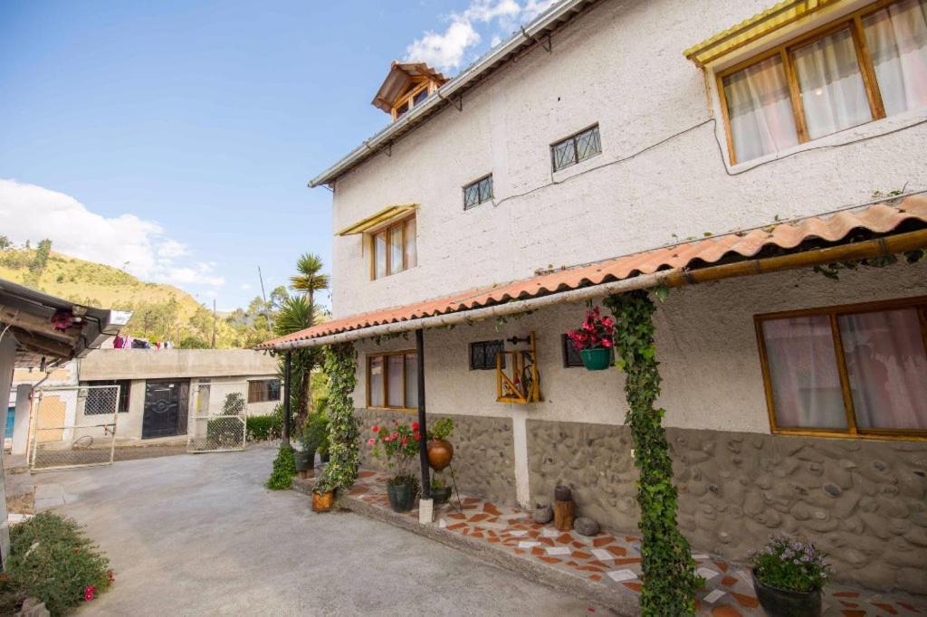 Hostal Taita Cristobal Isinlivi Dış mekan fotoğraf