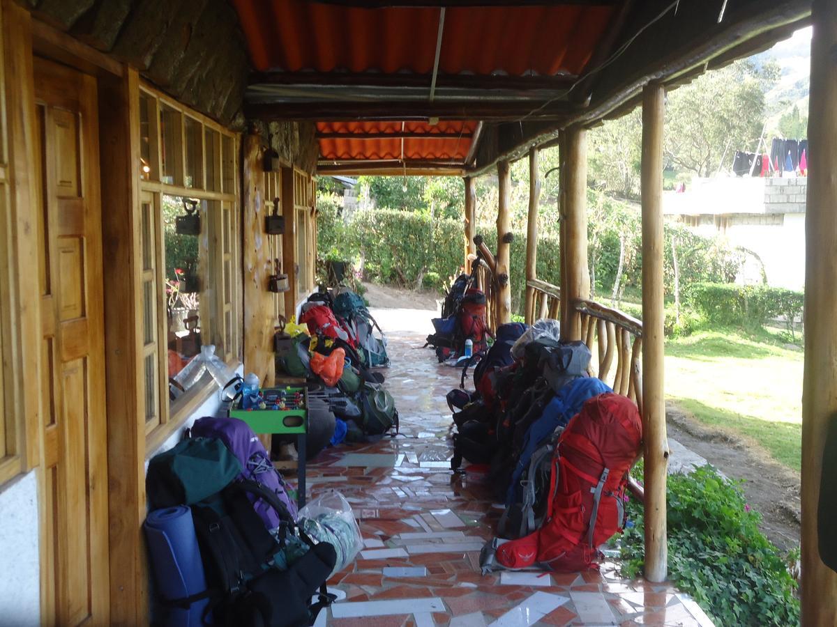 Hostal Taita Cristobal Isinlivi Dış mekan fotoğraf