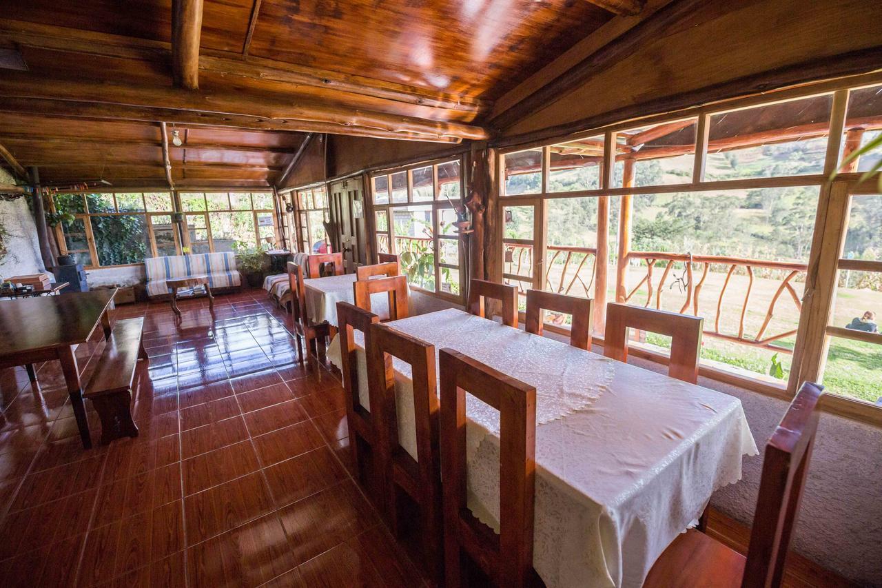 Hostal Taita Cristobal Isinlivi Dış mekan fotoğraf