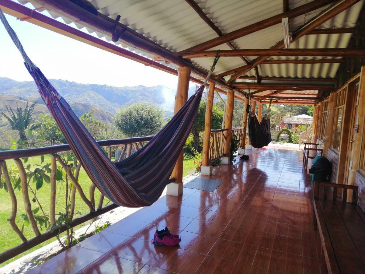 Hostal Taita Cristobal Isinlivi Dış mekan fotoğraf