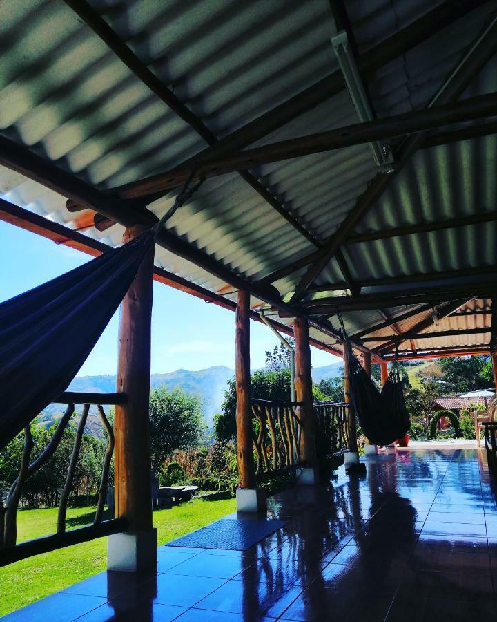Hostal Taita Cristobal Isinlivi Dış mekan fotoğraf